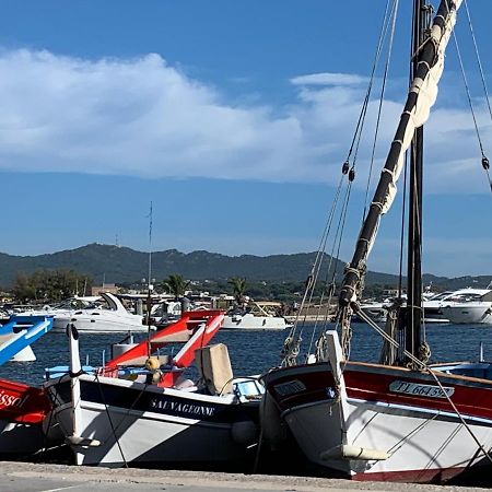 Les Toits De Sanary Et La Mer Exterior foto