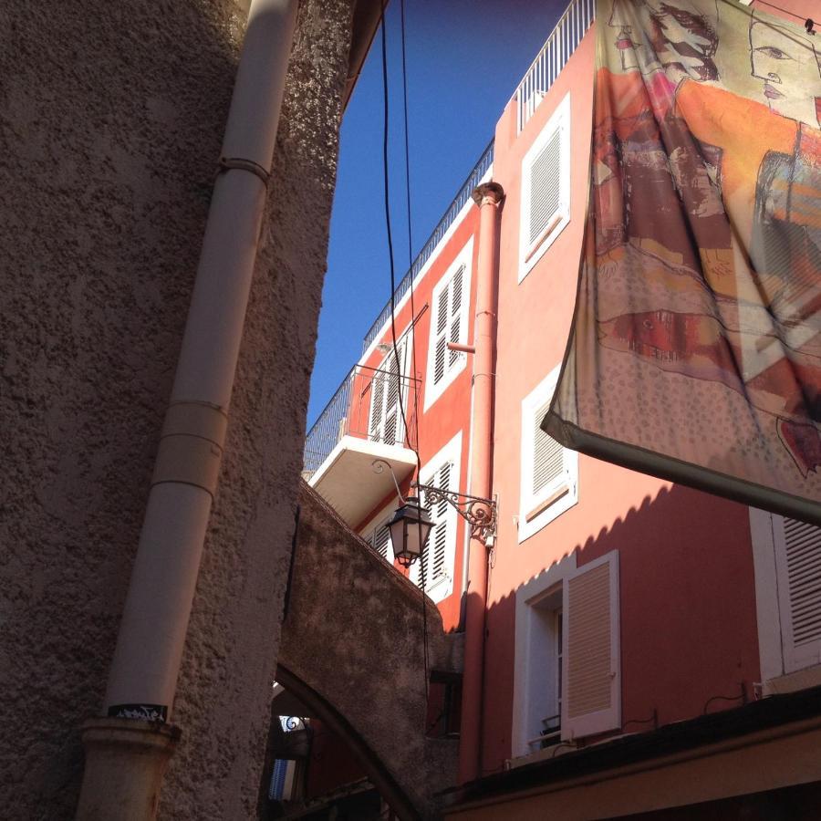 Les Toits De Sanary Et La Mer Exterior foto