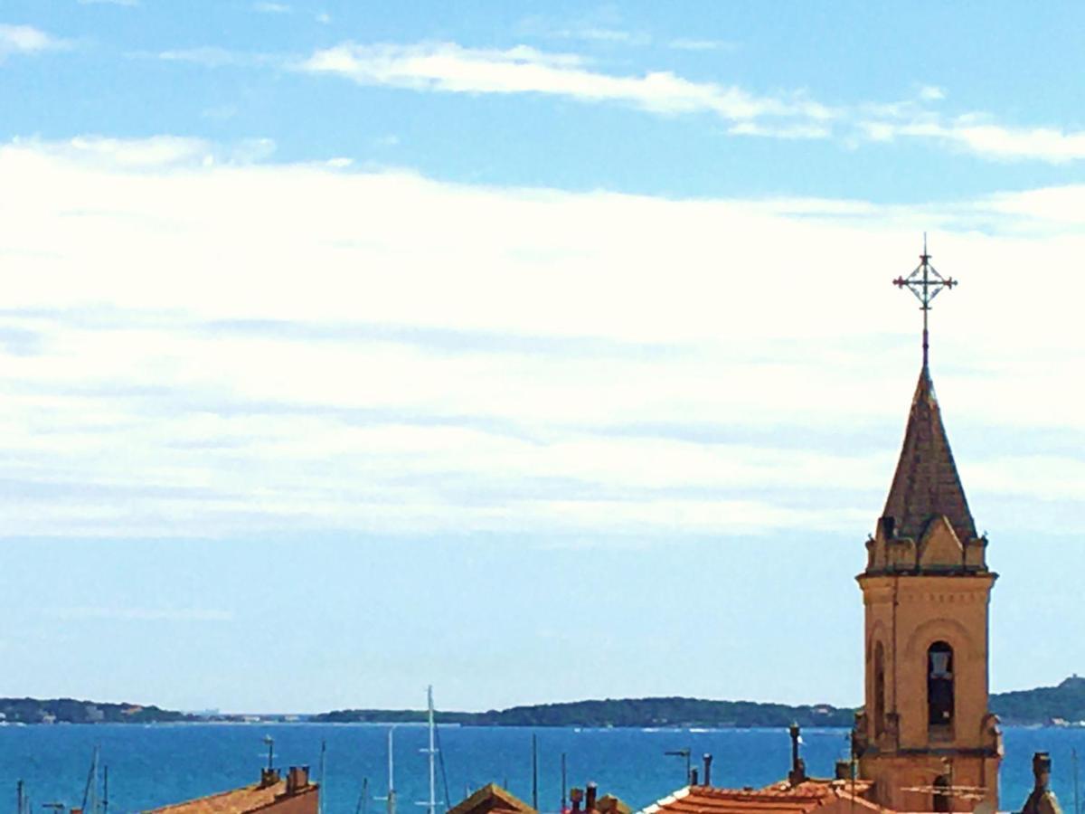 Les Toits De Sanary Et La Mer Exterior foto