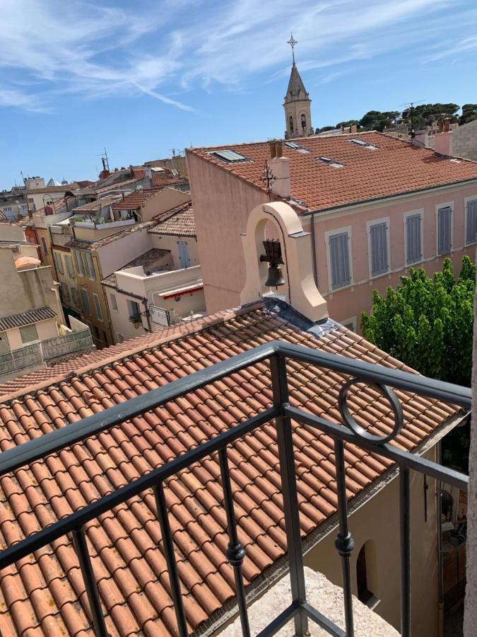 Les Toits De Sanary Et La Mer Exterior foto